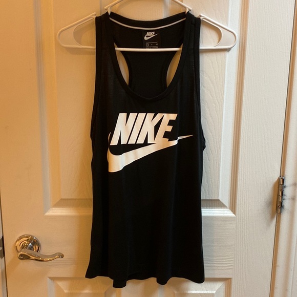 Nike Tank - Picture 2 of 5